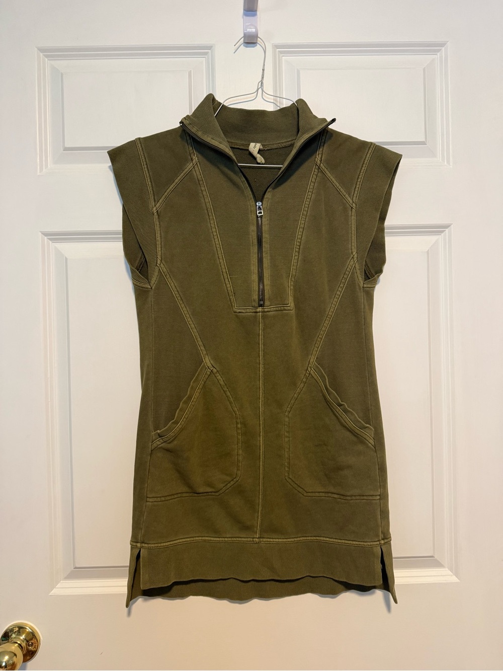Green daily practice dress